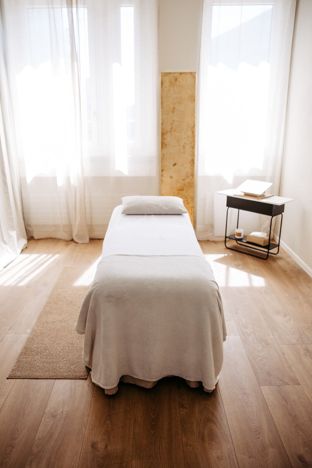 Therapieraum mit Behandlungsliege